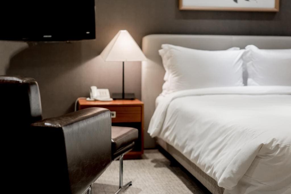 Two Bedroom Deluxe SUite room - Image 3