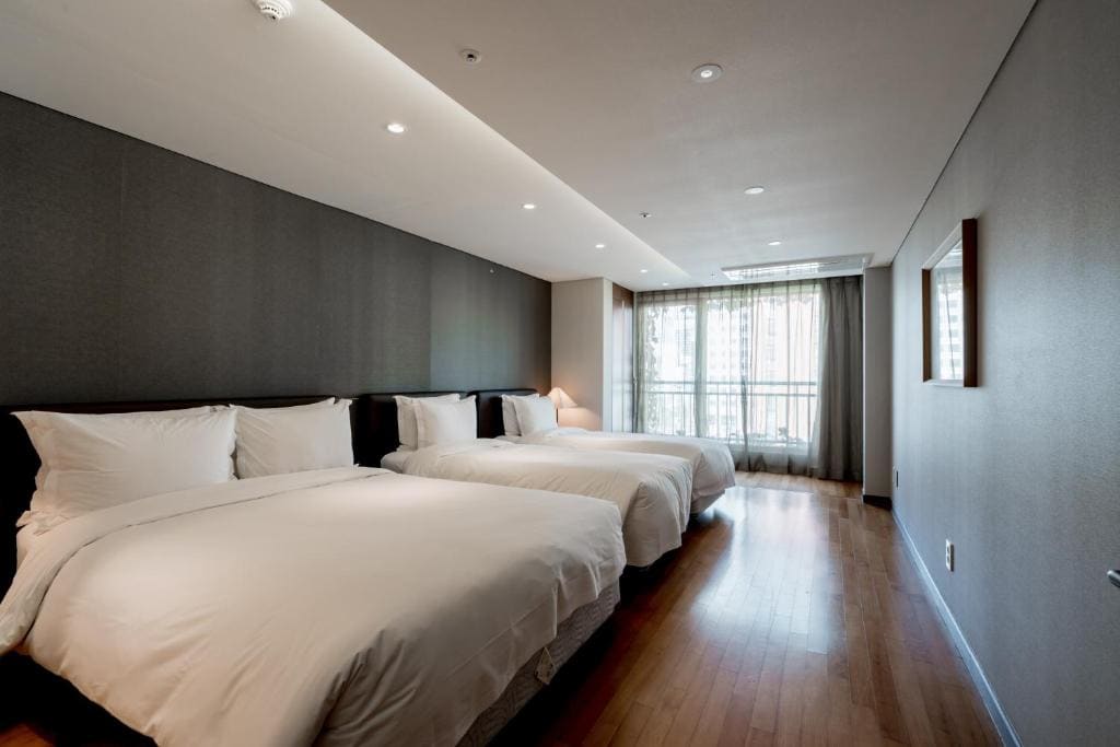 Two bedroom Premier Suite room - Image 1