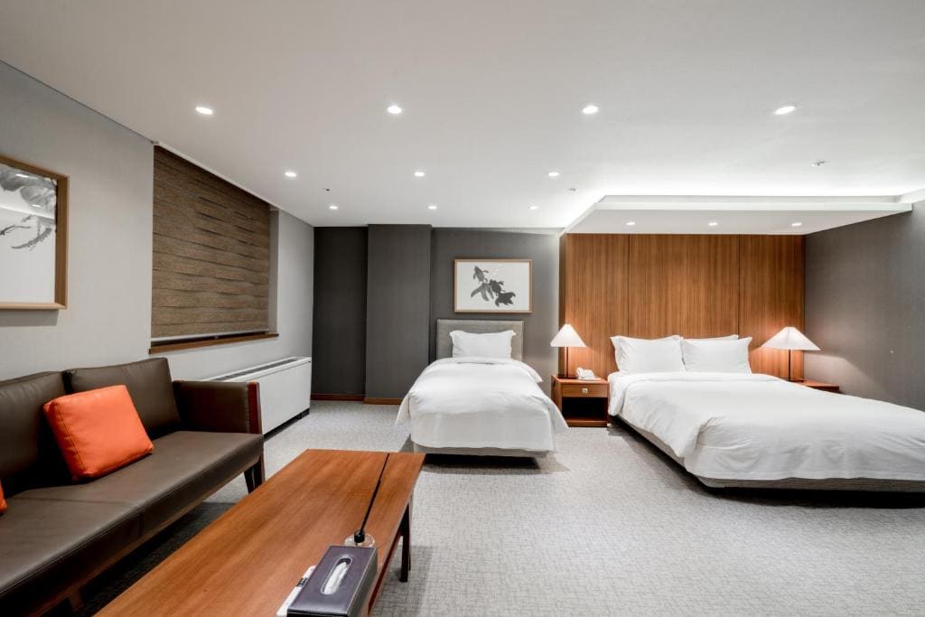 Premier Triple Room - No View room - Image 2