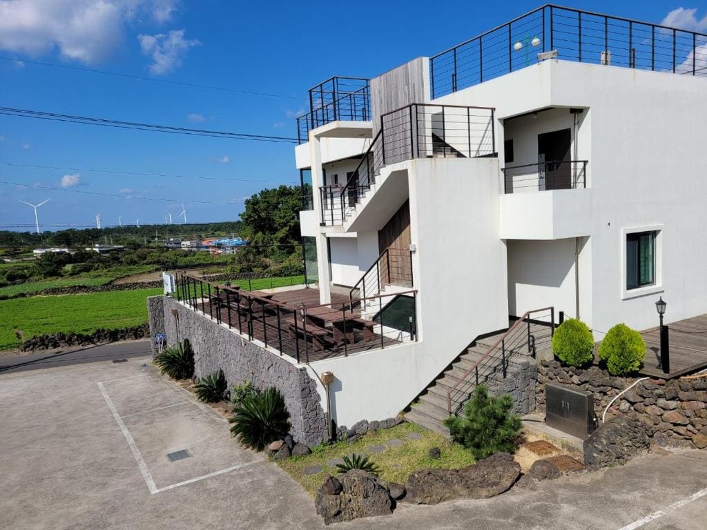 Double Room with Sea View room - Image 3