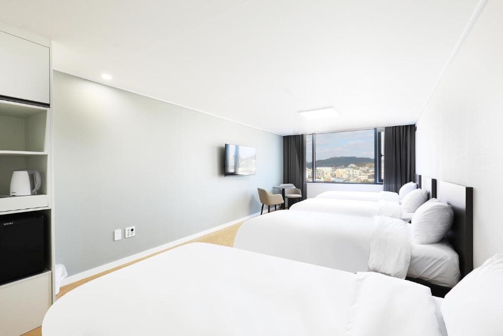 Quadruple Room room - Image 1