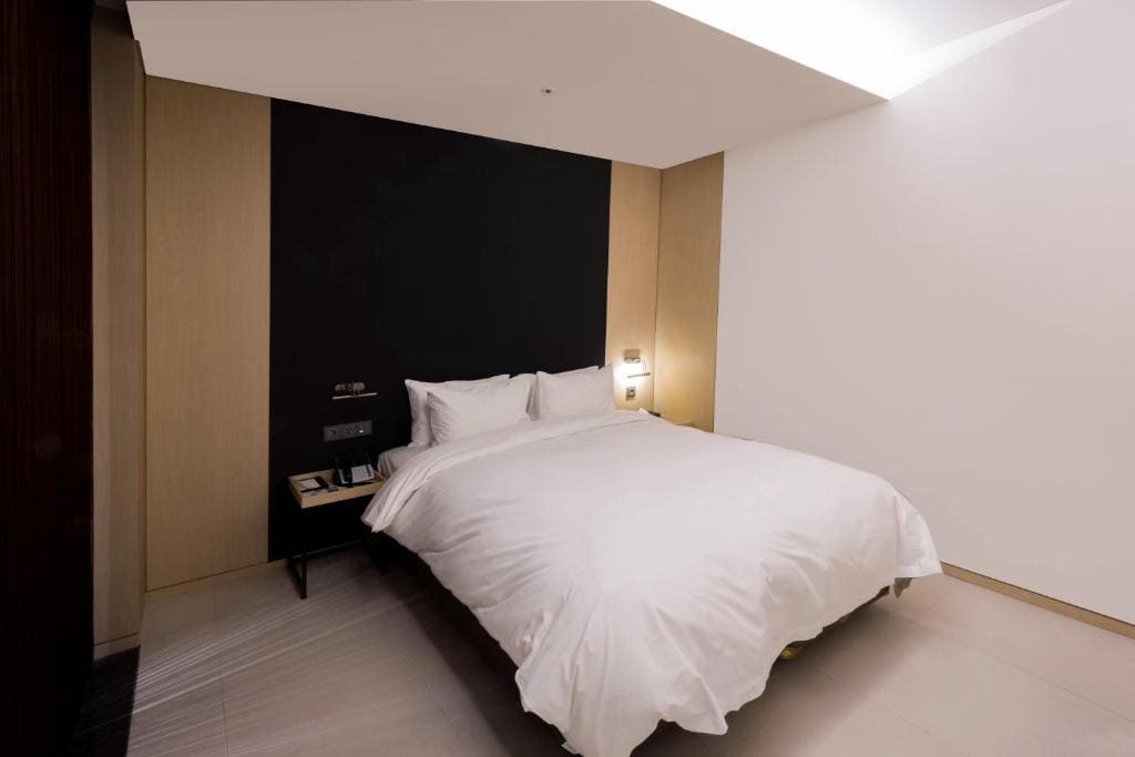 Double Room with Terrace room - Image 2