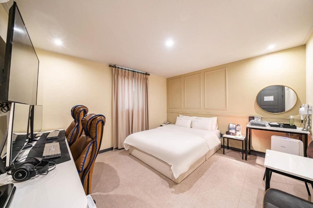 Standard Double Room room - Image 3