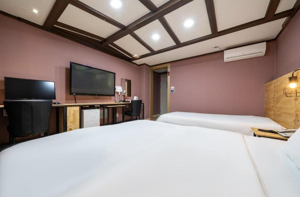 Premium Double Room room - Image 3