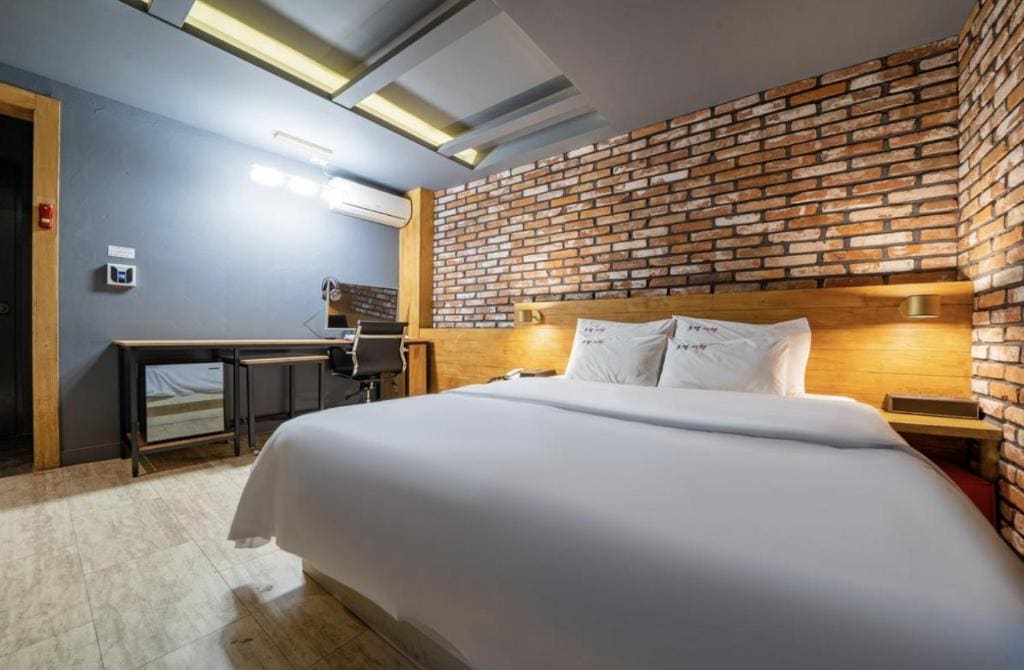 Deluxe Double Room room - Image 2
