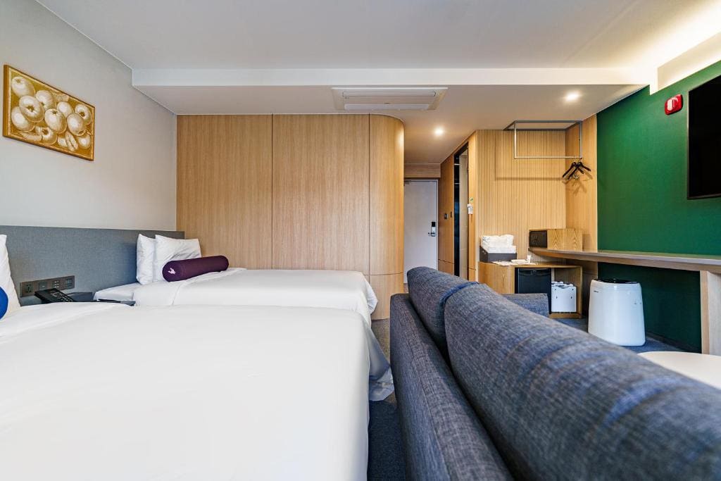 Deluxe Twin Room room - Image 3
