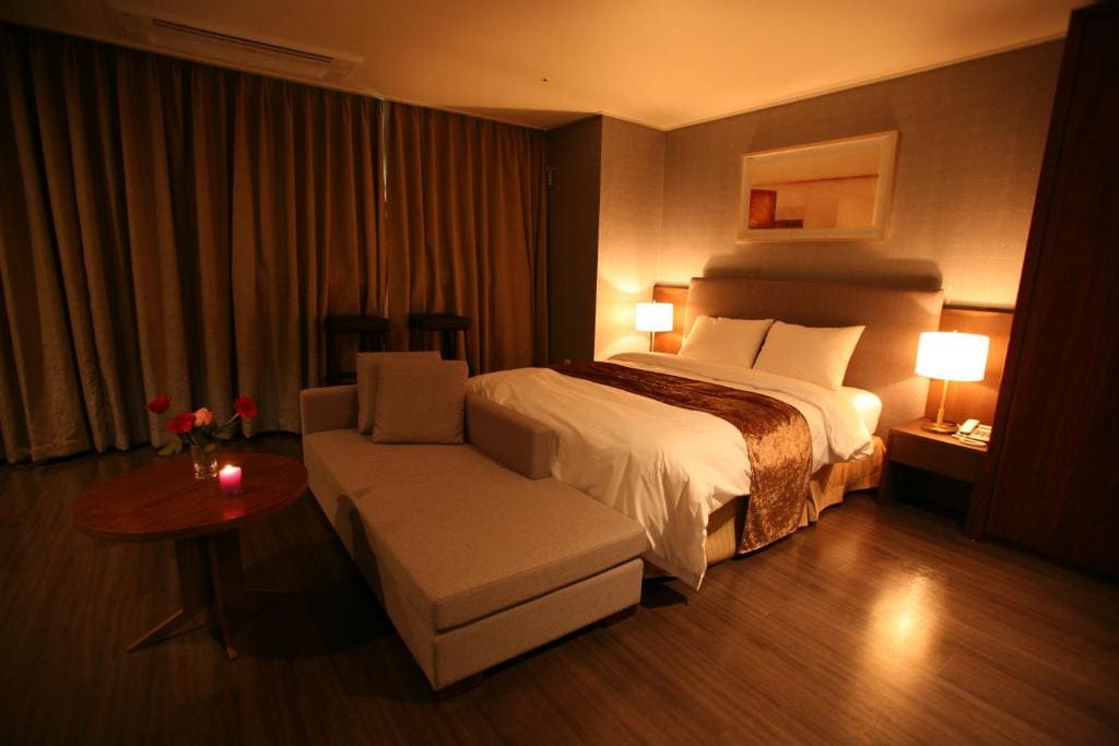 Premium Double Room with Sea View room - Image 1