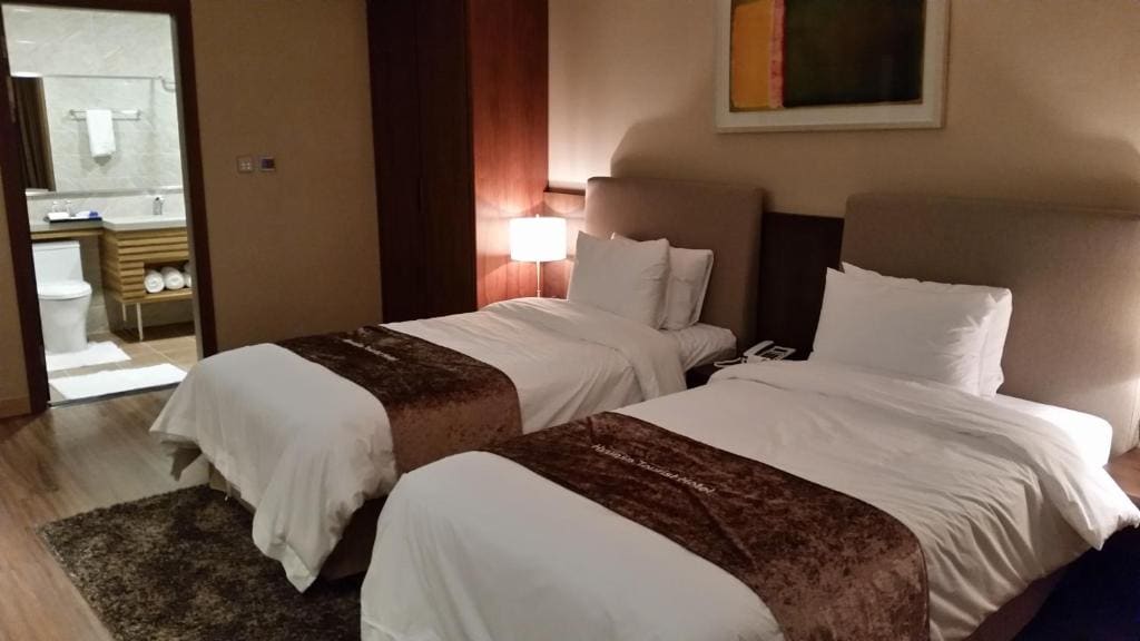 Standard Twin Room with Sea View room - Image 3
