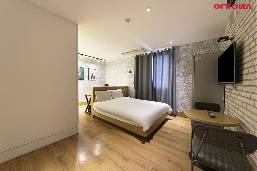 Standard Double Room room - Image 2