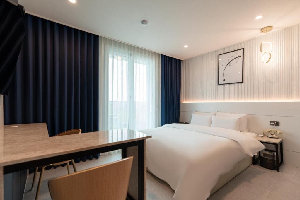 Double Room with Terrace room - Image 3