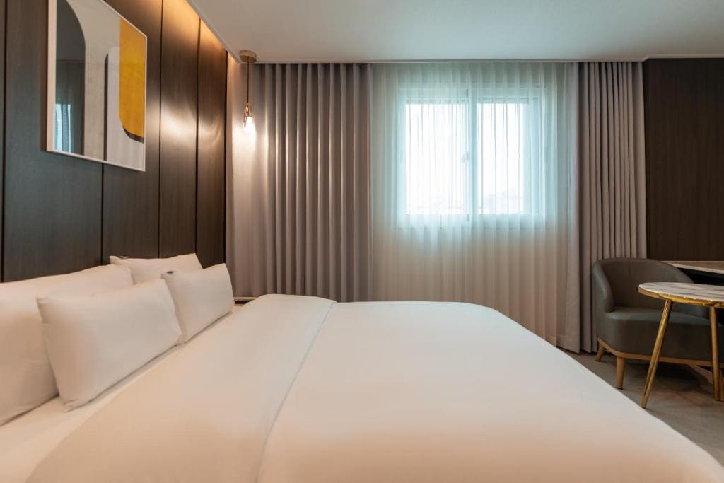 Queen Room room - Image 1