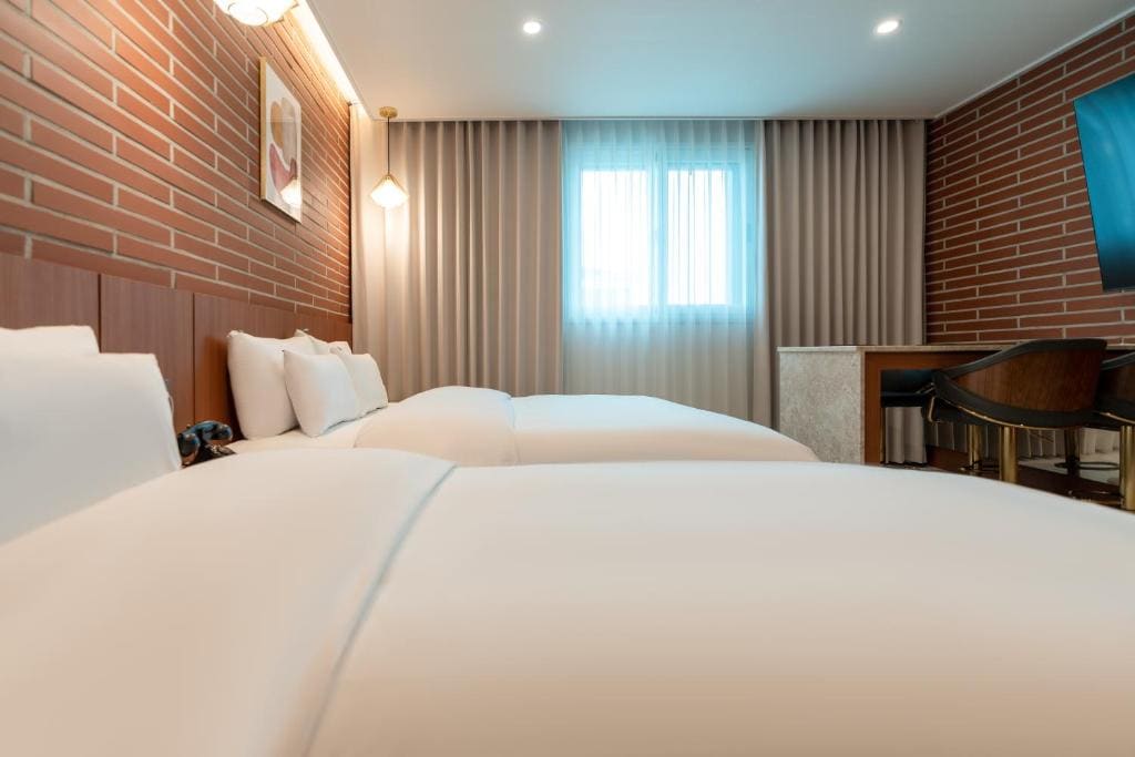Two-Bedroom Suite room - Image 1