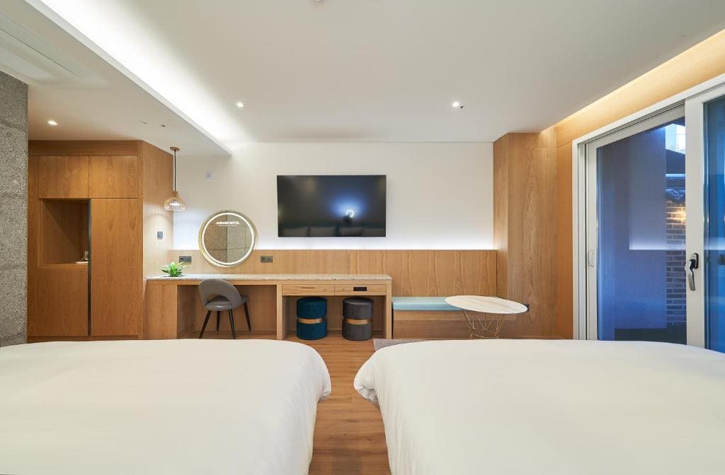 Terrace Twin Room room - Image 2