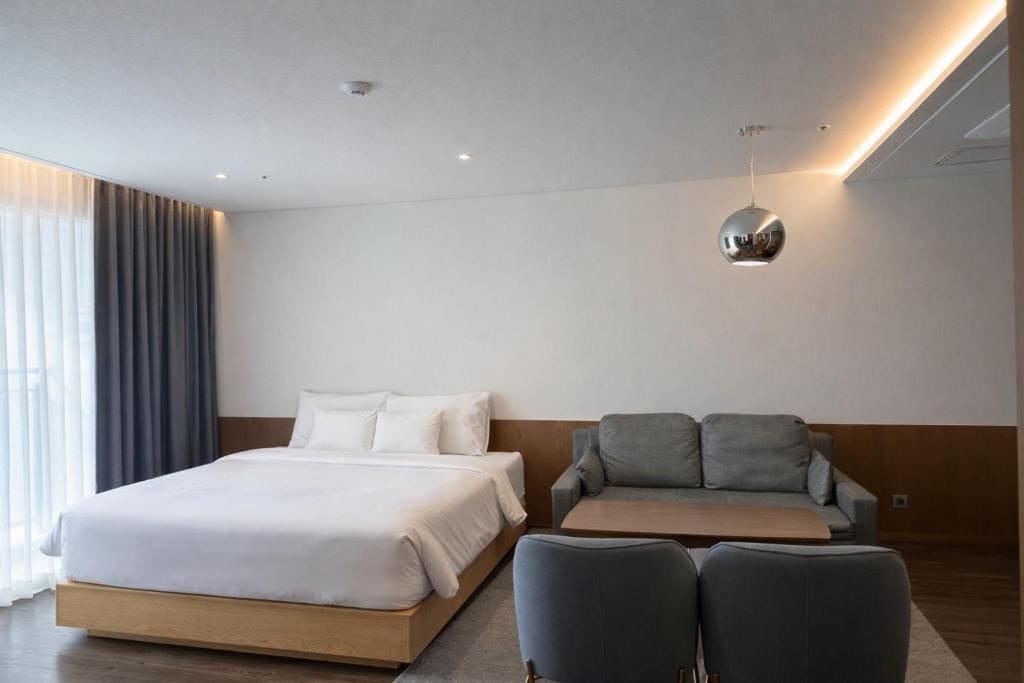 JN Park Suite Room room - Image 2