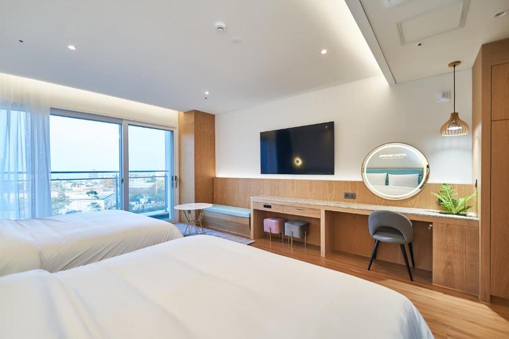 Twin Room with Garden View room - Image 2