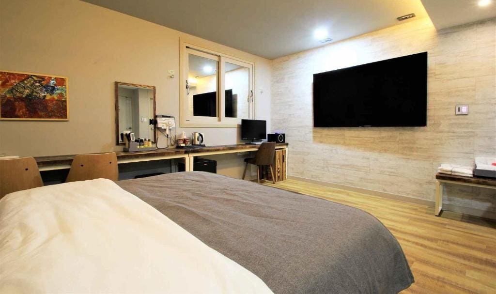 Deluxe Room room - Image 2