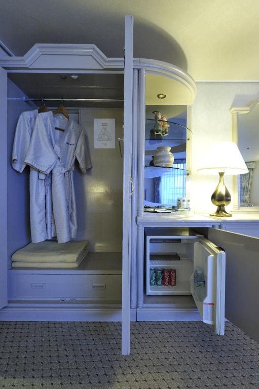 Deluxe Twin Room room - Image 3