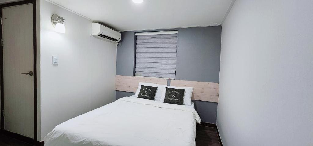 Room room - Image 1