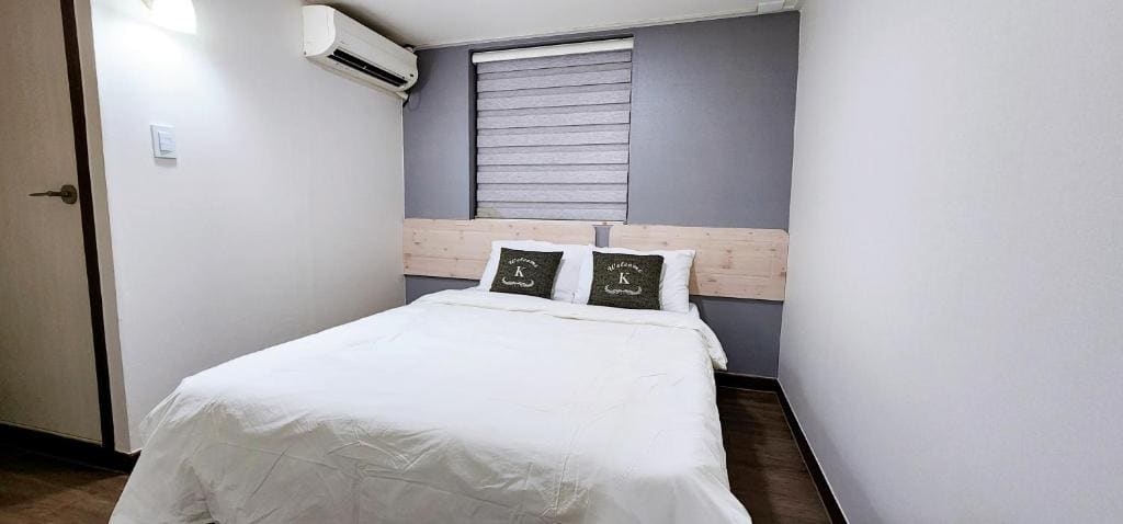 Room room - Image 2