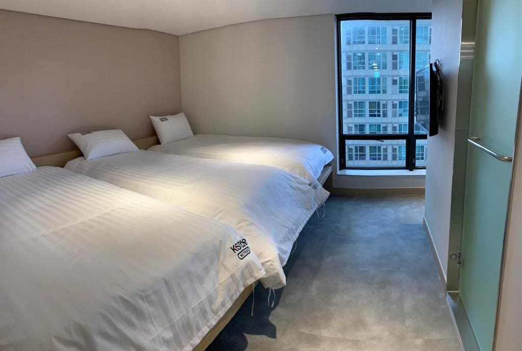 Economy Triple Room room - Image 2