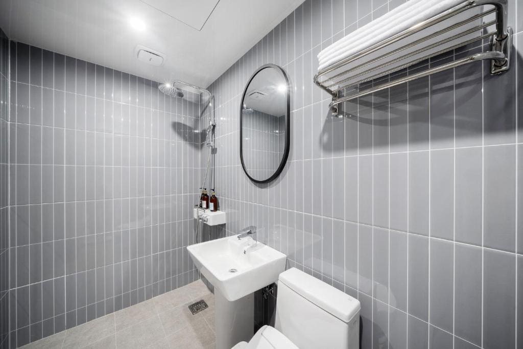 Standard Twin Room room - Image 2