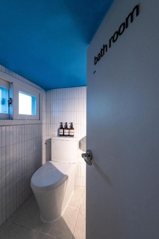 Triple Room with Shared Bathroom room - Image 1