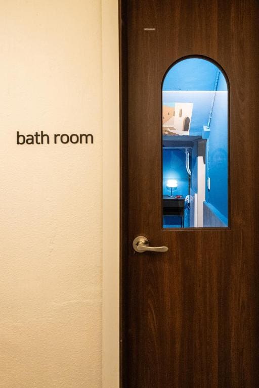 Triple Room with Shared Bathroom room - Image 3