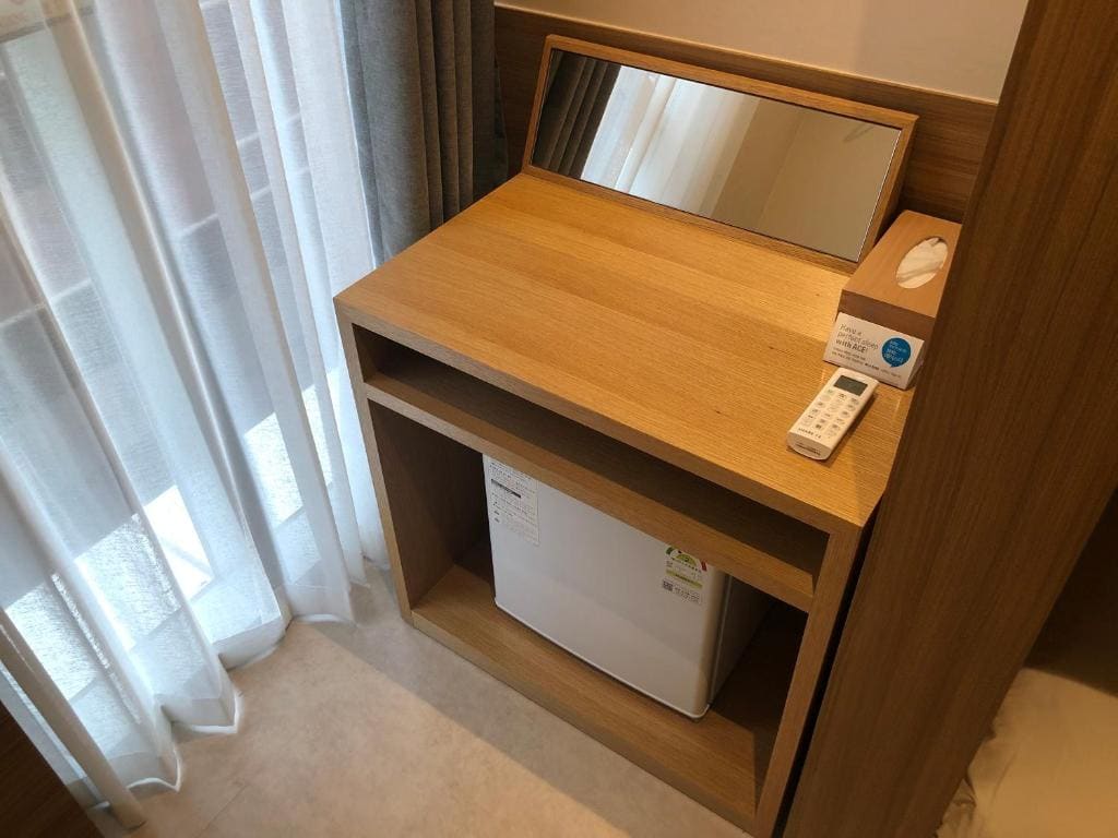 Single Room with Shared Shower and Toilet room - Image 2