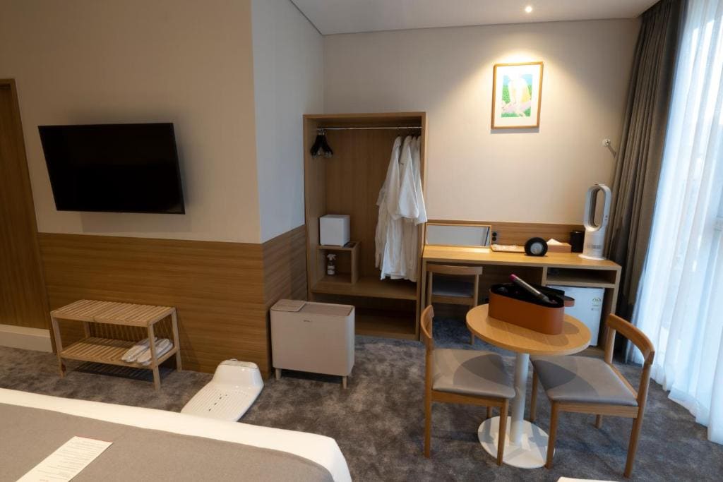 Premium Quadruple Room room - Image 1