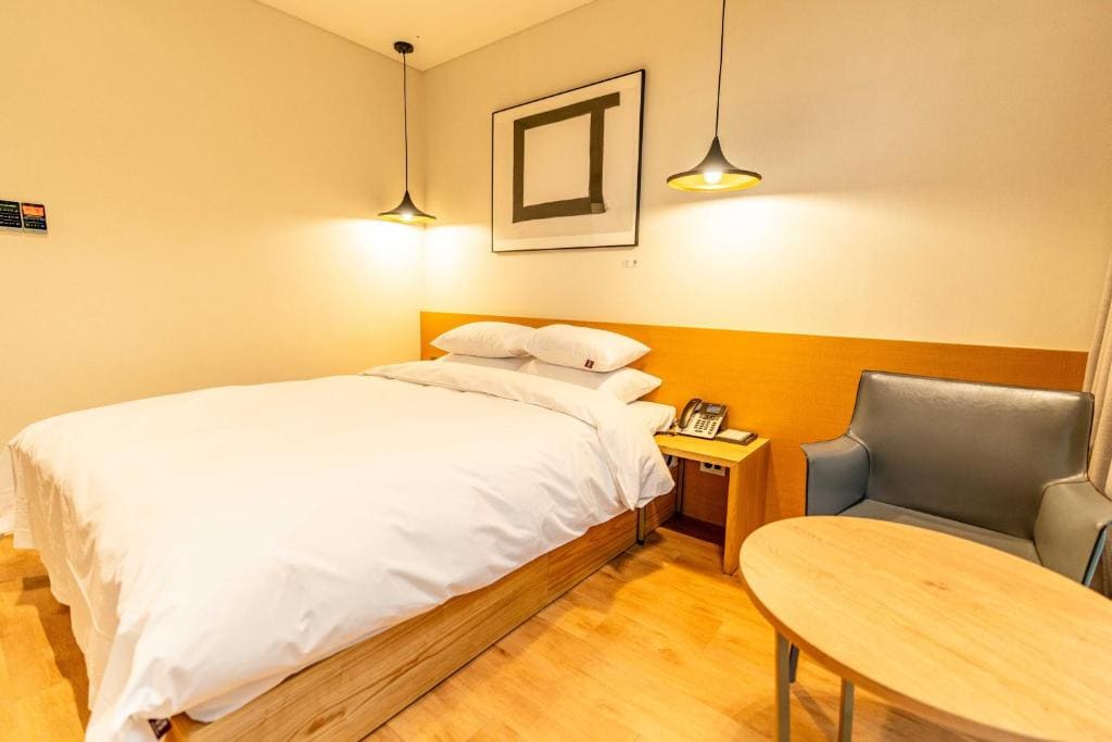 Standard Double Room room - Image 3