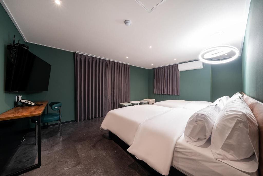 Economy Double Room room - Image 2