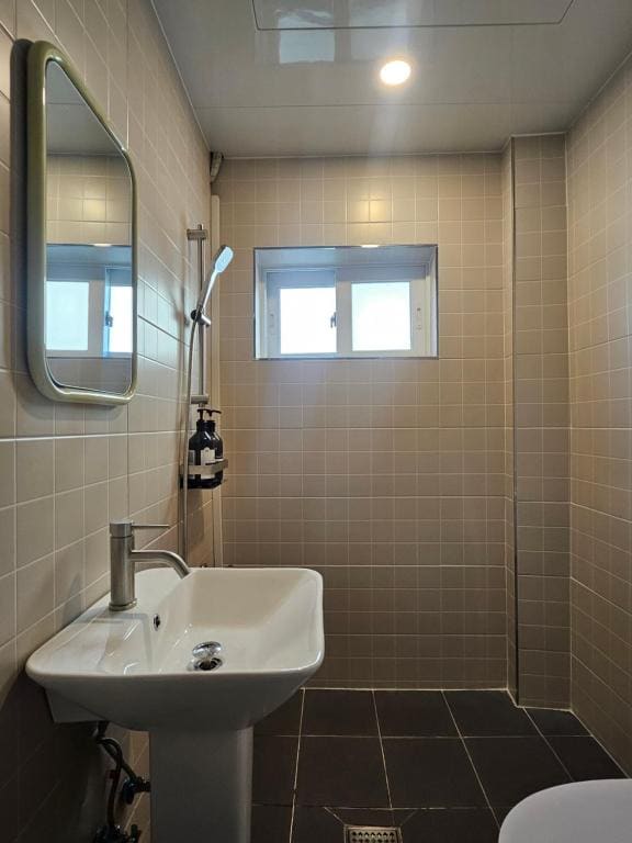 Double Room with Private Bathroom room - Image 3