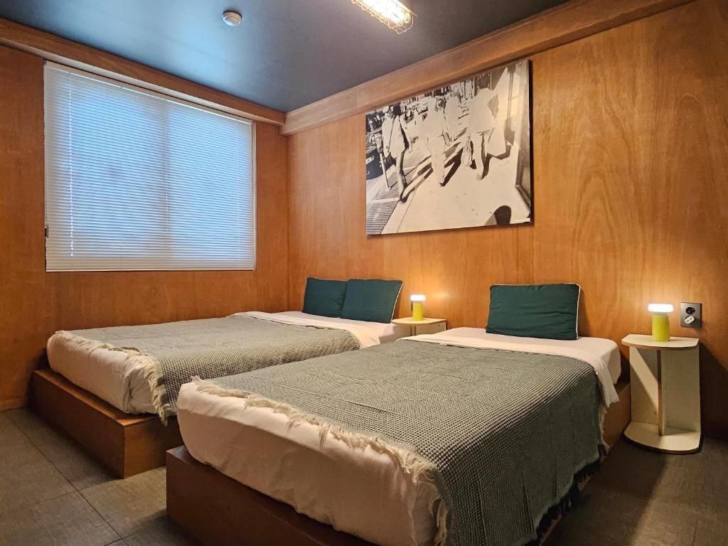 Triple Room with Private Bathroom room - Image 2