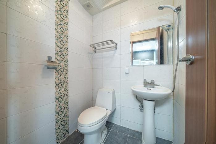 One-Bedroom Suite room - Image 3
