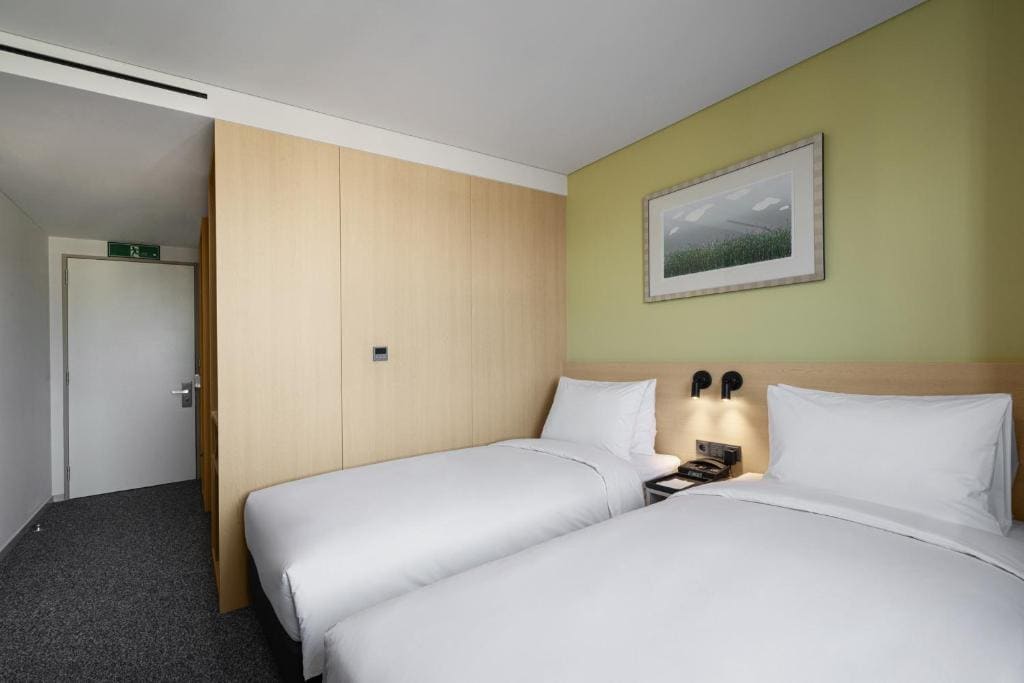 Standard Twin Room room - Image 1