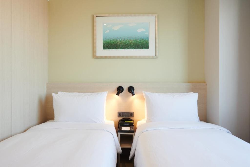 Standard Twin Room room - Image 2