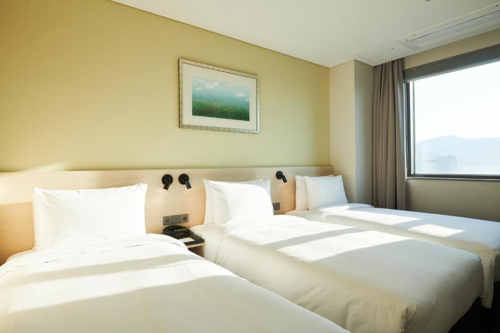 Standard Triple Room room - Image 3