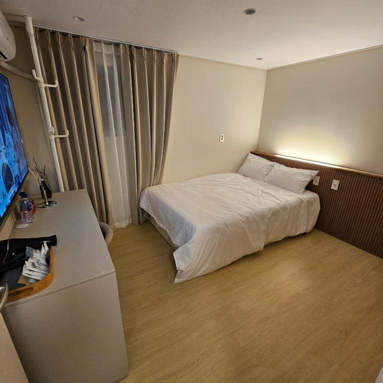 Deluxe Room room - Image 3