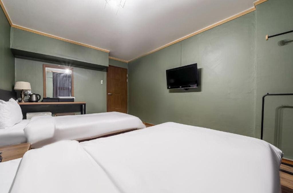Standard Twin Room - No parking room - Image 3