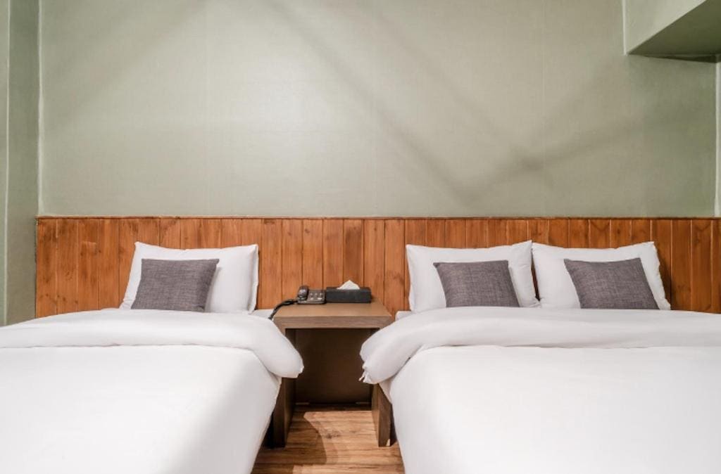 Superior Twin Room room - Image 2
