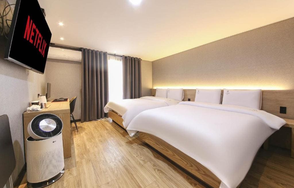 Superior Twin Room room - Image 1