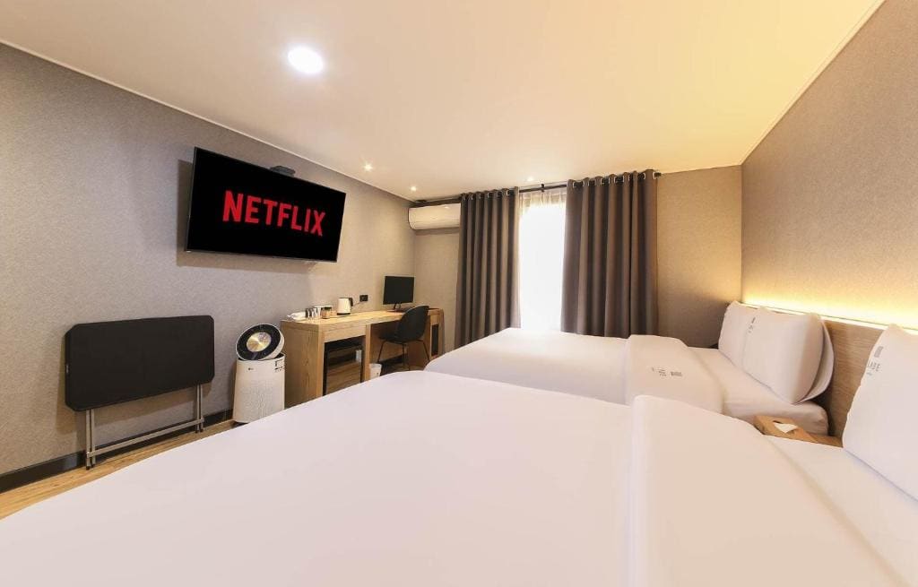 Superior Twin Room room - Image 2