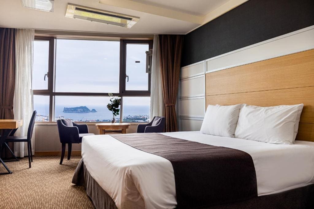 Superior Twin Room - No View room - Image 3