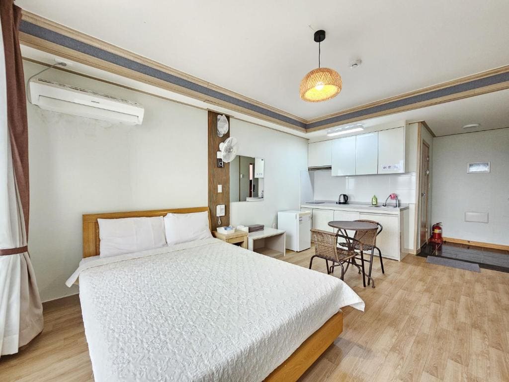 Deluxe Double Room room - Image 2