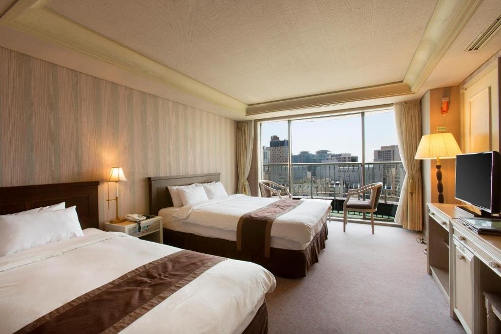 Standard Twin Room room - Image 3