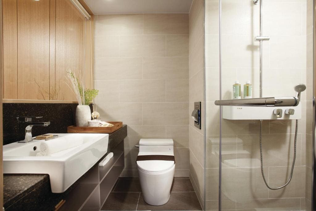 Deluxe Family Room room - Image 3