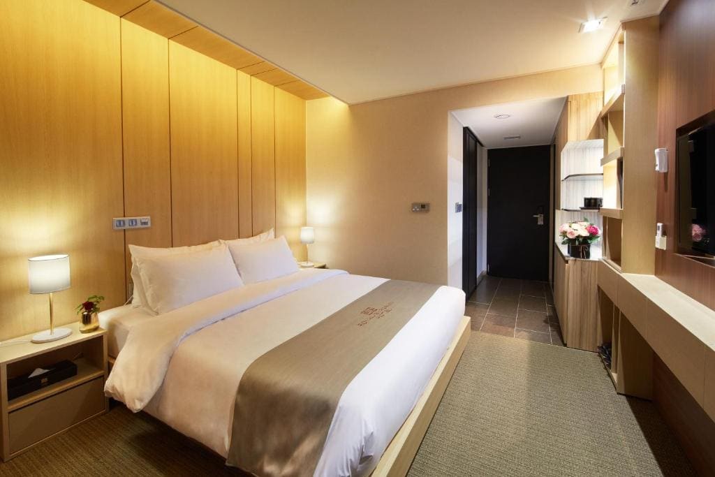 Premium Double Room room - Image 2