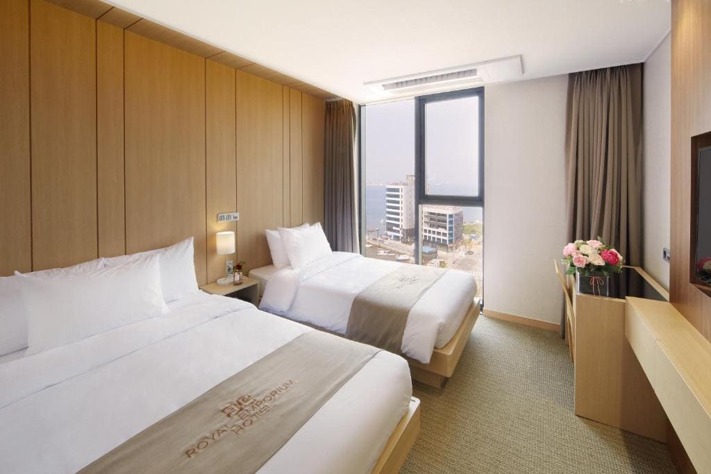 Family Room with Sea View room - Image 2