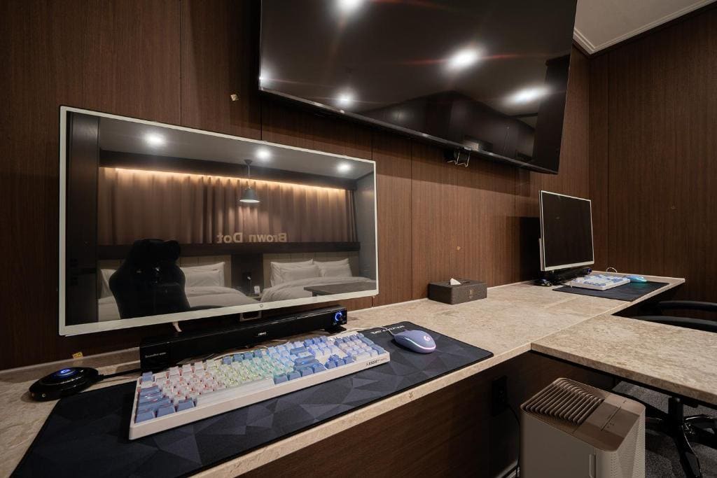 Superior Twin Room room - Image 3