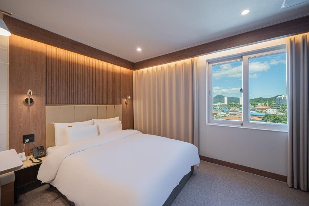 Standard King Room room - Image 2